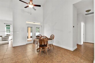 334 Colony Ct in Kissimmee, FL - Building Photo - Building Photo