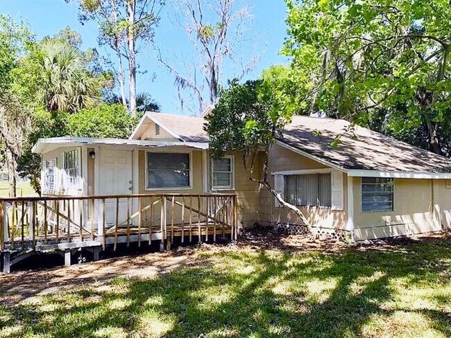 424 E Dr Martin Luther King Jr Blvd in Brooksville, FL - Building Photo - Building Photo