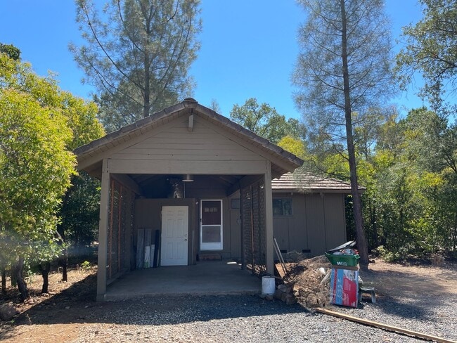 198 Honey Run Rd in Chico, CA - Building Photo - Building Photo