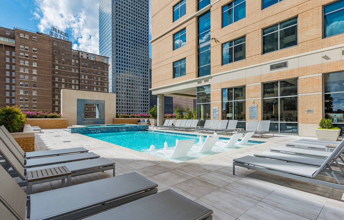 Aris Market Square in Houston, TX - Foto de edificio