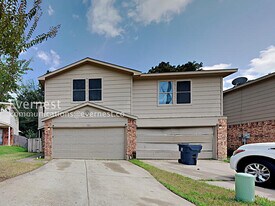 320 Ezekial Ave in Dallas, TX - Building Photo