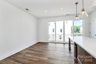 7118 Westrow Ave in Charlotte, NC - Building Photo - Building Photo