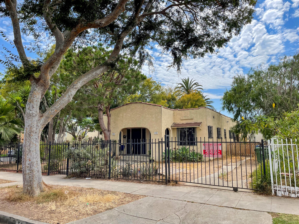 725 S Osage Ave in Inglewood, CA - Building Photo