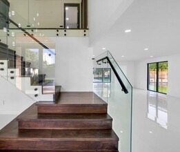 406 Holiday Dr in Hallandale Beach, FL - Building Photo - Building Photo