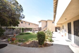 453 S Barranca Ave in Covina, CA - Building Photo - Building Photo