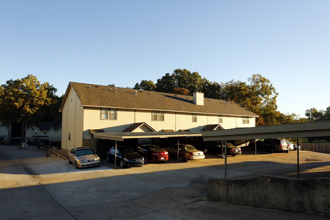 Cedar Cove in Clinton, MS - Foto de edificio