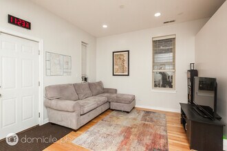 1510 N Greenview Ave, Unit 2R in Chicago, IL - Foto de edificio - Building Photo