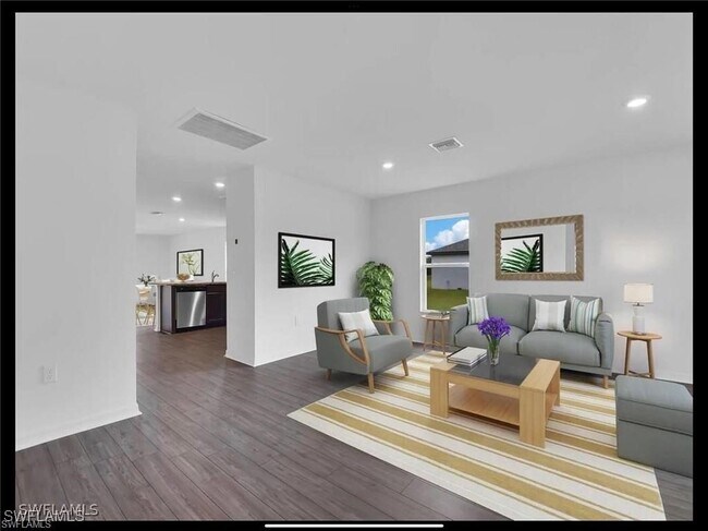 184 Yager Cir in Ft. Myers, FL - Building Photo - Building Photo