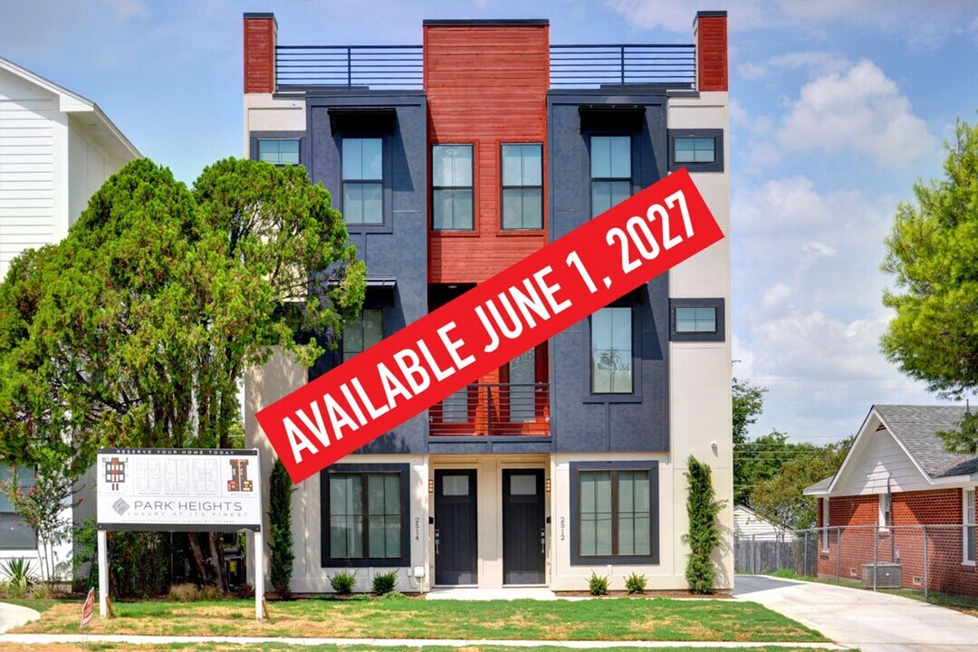 2512 Forest Park Blvd in Fort Worth, TX - Foto de edificio