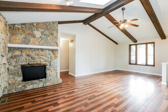 476 Spring Dr in Greenwood, IN - Building Photo - Building Photo