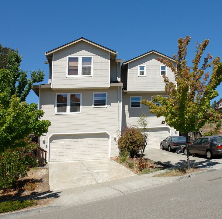 Nielsel Creek in Santa Rosa, CA - Building Photo