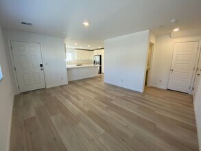 10713 Norfolk Vw in Las Vegas, NV - Building Photo - Building Photo