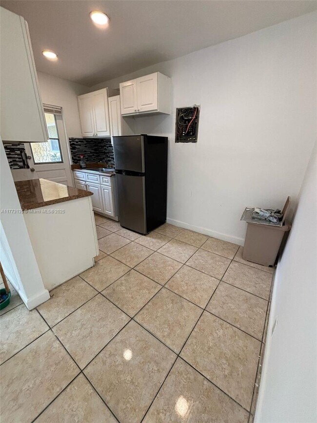 1765 Venice Ln in North Miami, FL - Building Photo - Building Photo