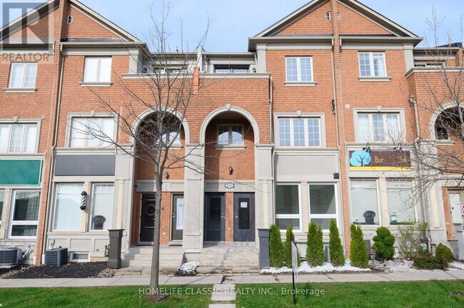 property at 2915 Bur Oak Ave