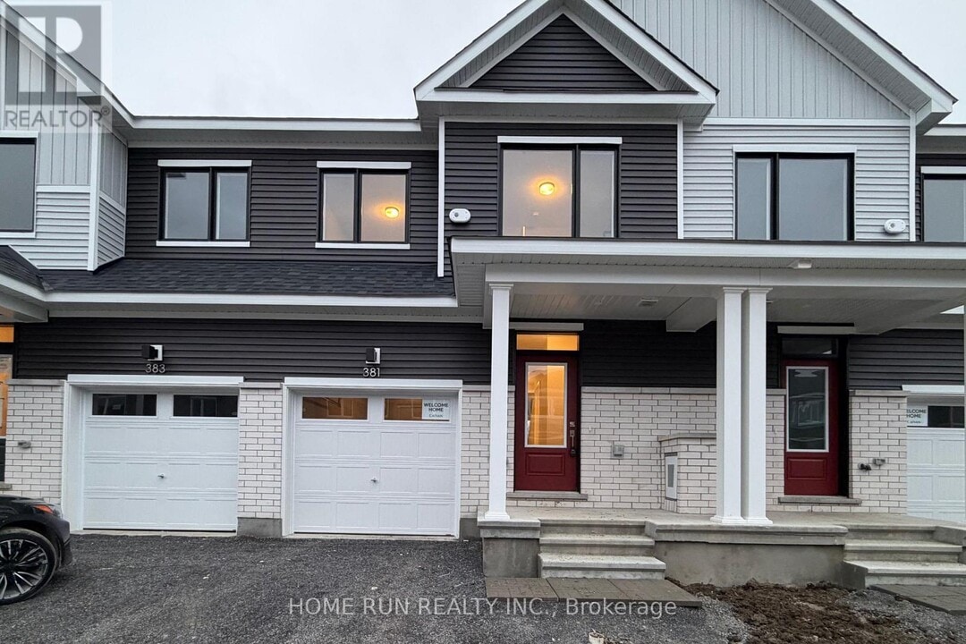 381 Les Emmerson Dr in Ottawa, ON - Building Photo