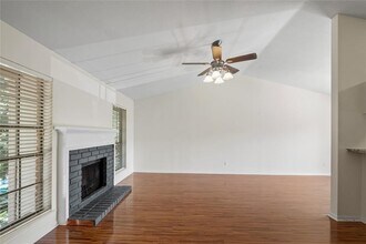 2211 S Kirkwood Rd in Houston, TX - Building Photo - Building Photo