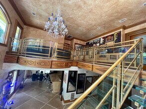 4266 Hillcrest Dr in Los Angeles, CA - Building Photo - Building Photo