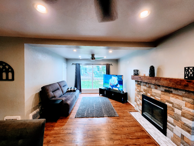 1 Gibbs Cir in Ogden, UT - Building Photo - Building Photo