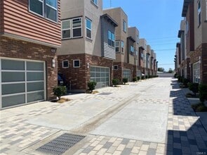 780 Wonder Ln in Costa Mesa, CA - Building Photo - Building Photo