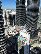 1010 Brickell Ave in Miami, FL - Building Photo - Building Photo