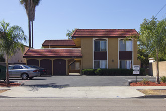 786 S Orange Ave in El Cajon, CA - Building Photo - Building Photo