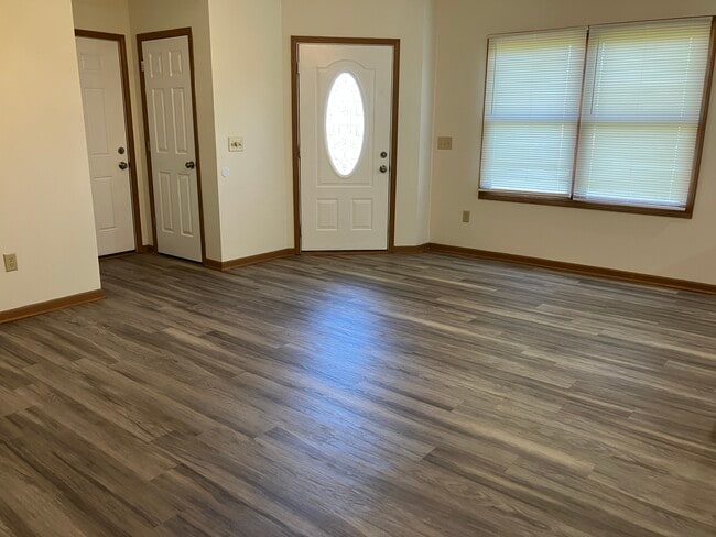 1023 Laurel Tree Ct in Troy, OH - Foto de edificio - Building Photo