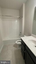 43003 Cattail Marsh Pl in Leesburg, VA - Building Photo - Building Photo