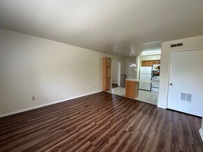 300 E 16th Ave in Columbus, OH - Building Photo - Building Photo