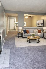 Auburn Place Town And Garden Homes in Louisville, KY - Building Photo - Building Photo