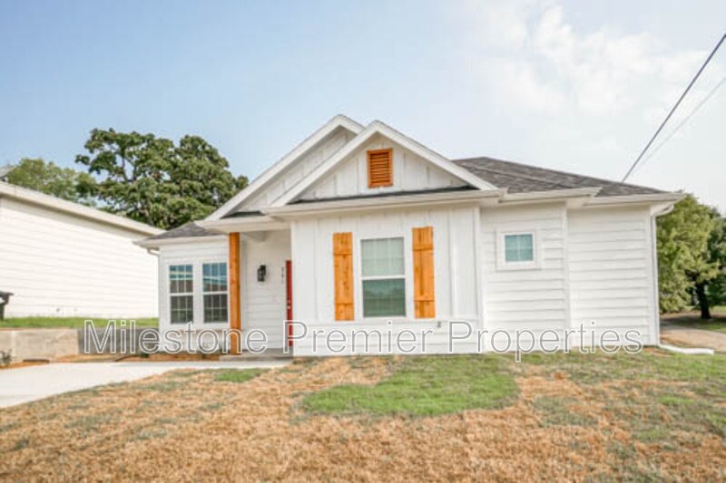 201 Martin Luther King St in Denison, TX - Building Photo