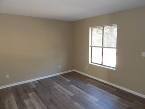 412 Harrodswood Rd in Frankfort, KY - Building Photo - Building Photo