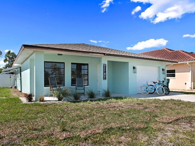 774 99th Ave N in Naples, FL - Foto de edificio - Building Photo