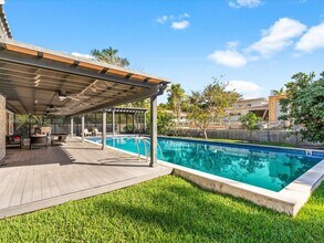 201 Golden Beach Dr in Golden Beach, FL - Building Photo - Building Photo