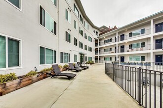 245 Lee Street in Oakland, CA - Building Photo - Building Photo