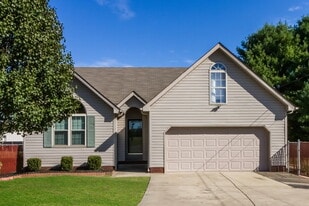 1921 Pacific Pl in Murfreesboro, TN - Building Photo