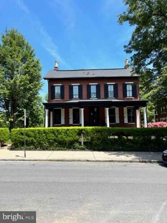 305 S Walnut St in West Chester, PA - Building Photo