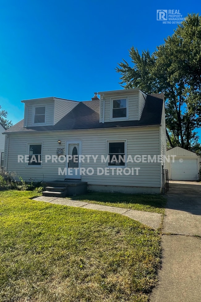 32647 Annapolis St in Wayne, MI - Building Photo - Building Photo
