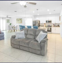 1522 SE Flintlock Rd in Port St. Lucie, FL - Building Photo - Building Photo