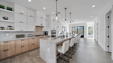 42 Audubon Pl in Sarasota, FL - Building Photo - Building Photo