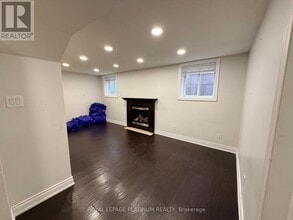 1540 Manorbrook Ct in Mississauga, ON - Building Photo - Building Photo