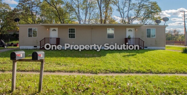 15 Lincoln Ave in New Chicago, IN - Building Photo - Building Photo