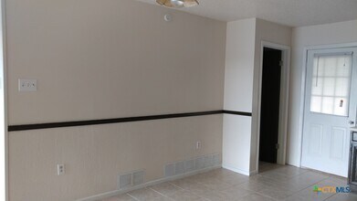 326 Muehl Rd in Seguin, TX - Building Photo - Building Photo