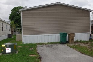 13311 SW 9th Ct in Davie, FL - Building Photo