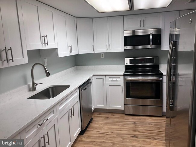 property at 5529 Green Dory Ln