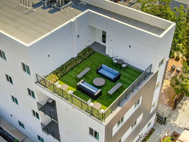 Draco Apartments in Los Angeles, CA - Building Photo - Building Photo