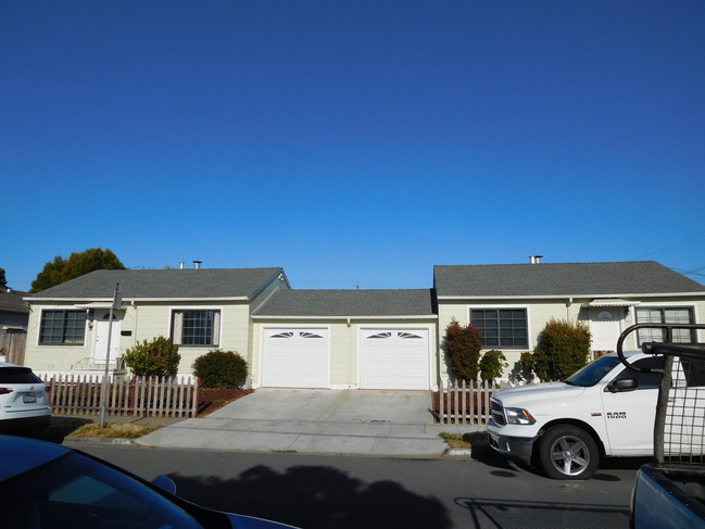 885 Duplex in San Bruno, CA - Building Photo - Other