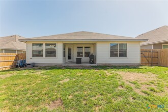 2325 Aylesbury Dr in Copperas Cove, TX - Foto de edificio - Building Photo