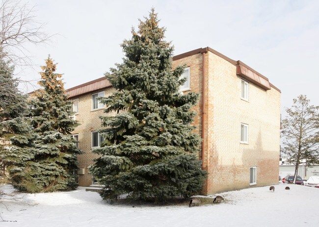 317 W Hawthorne Cir in Mount Prospect, IL - Foto de edificio - Building Photo
