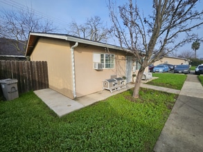 2704 29th Ave in Sacramento, CA - Building Photo - Building Photo