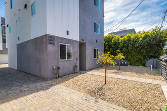 5142 Riverton Ave in North Hollywood, CA - Building Photo - Building Photo